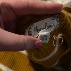 Brown and white striped cardigan size 3x long sleeve , has pockets
